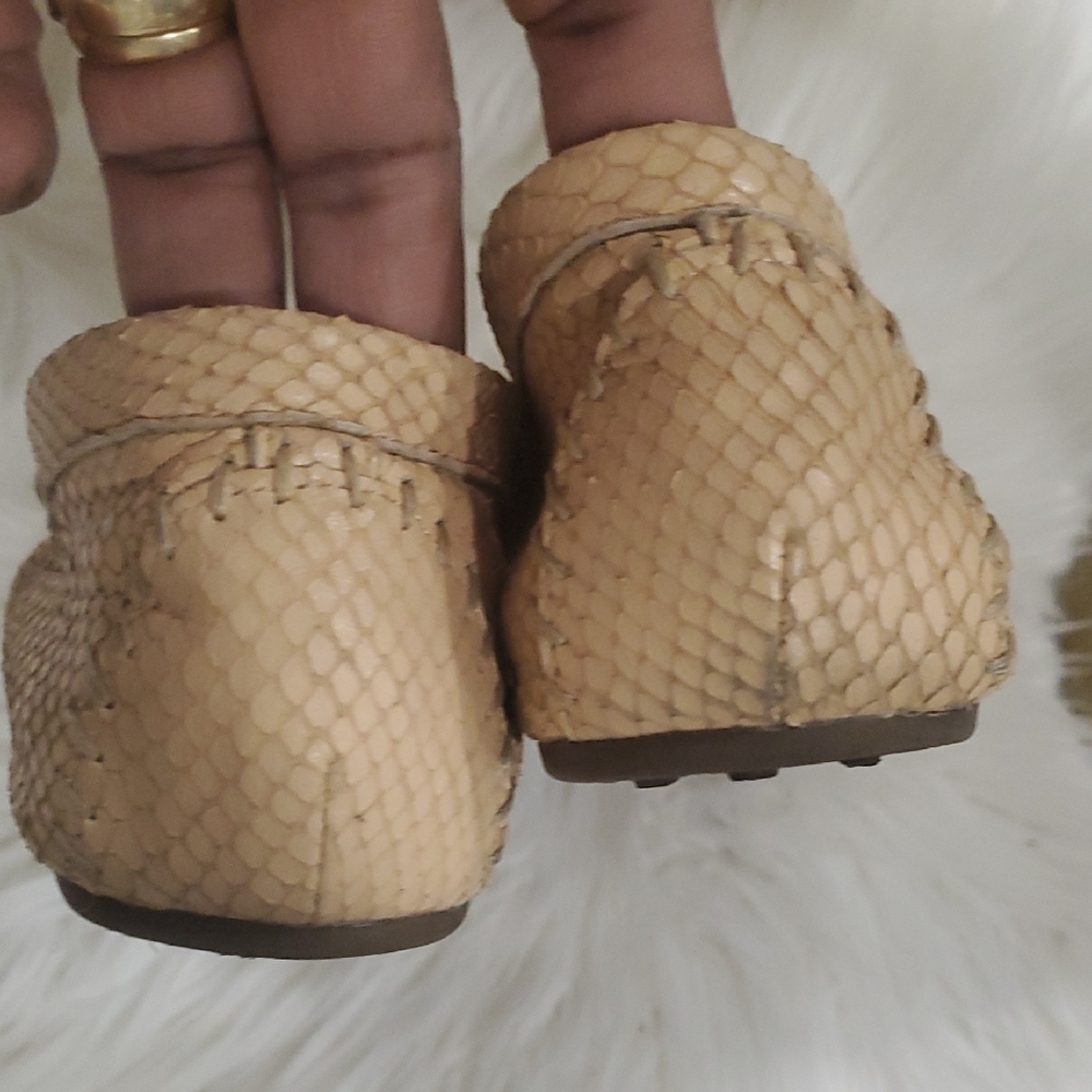 AEROSOLES Beige Textured Moccasins for Women - Picture 6 of 10
